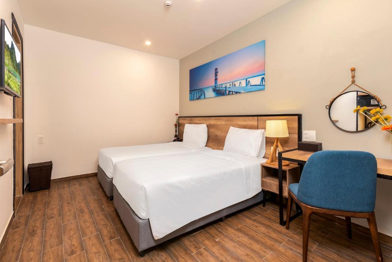 Golden Lotus Central Hotel Nha Trang Exterior photo